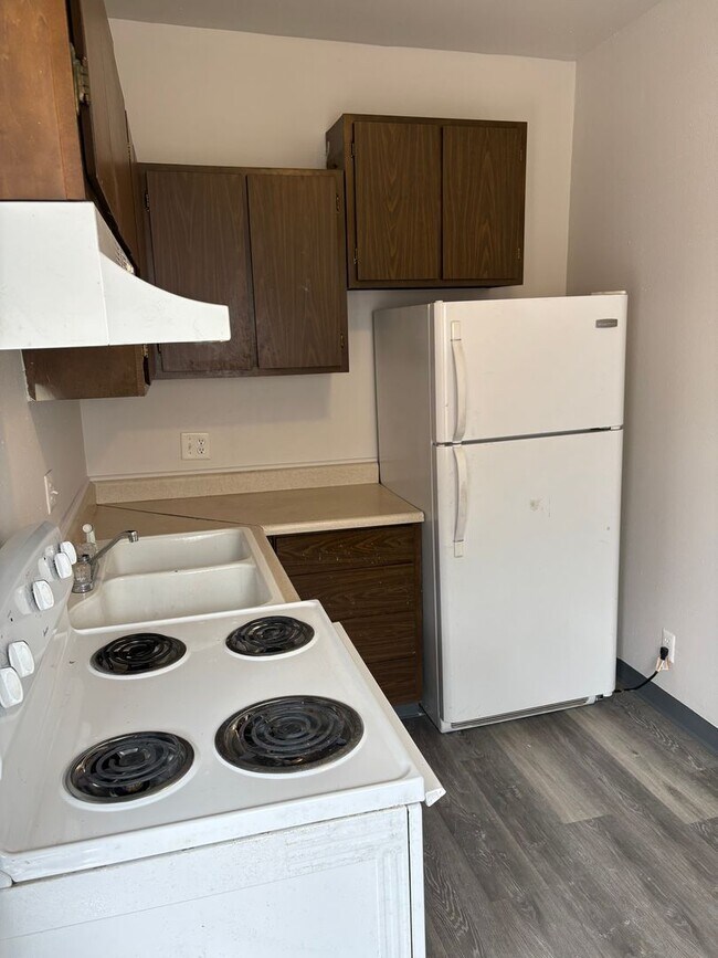 Building Photo - Spacious 2 Bedroom 1 Bath Home Across from UNC