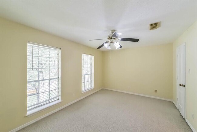 Building Photo - 1706 Galleon Oaks Dr