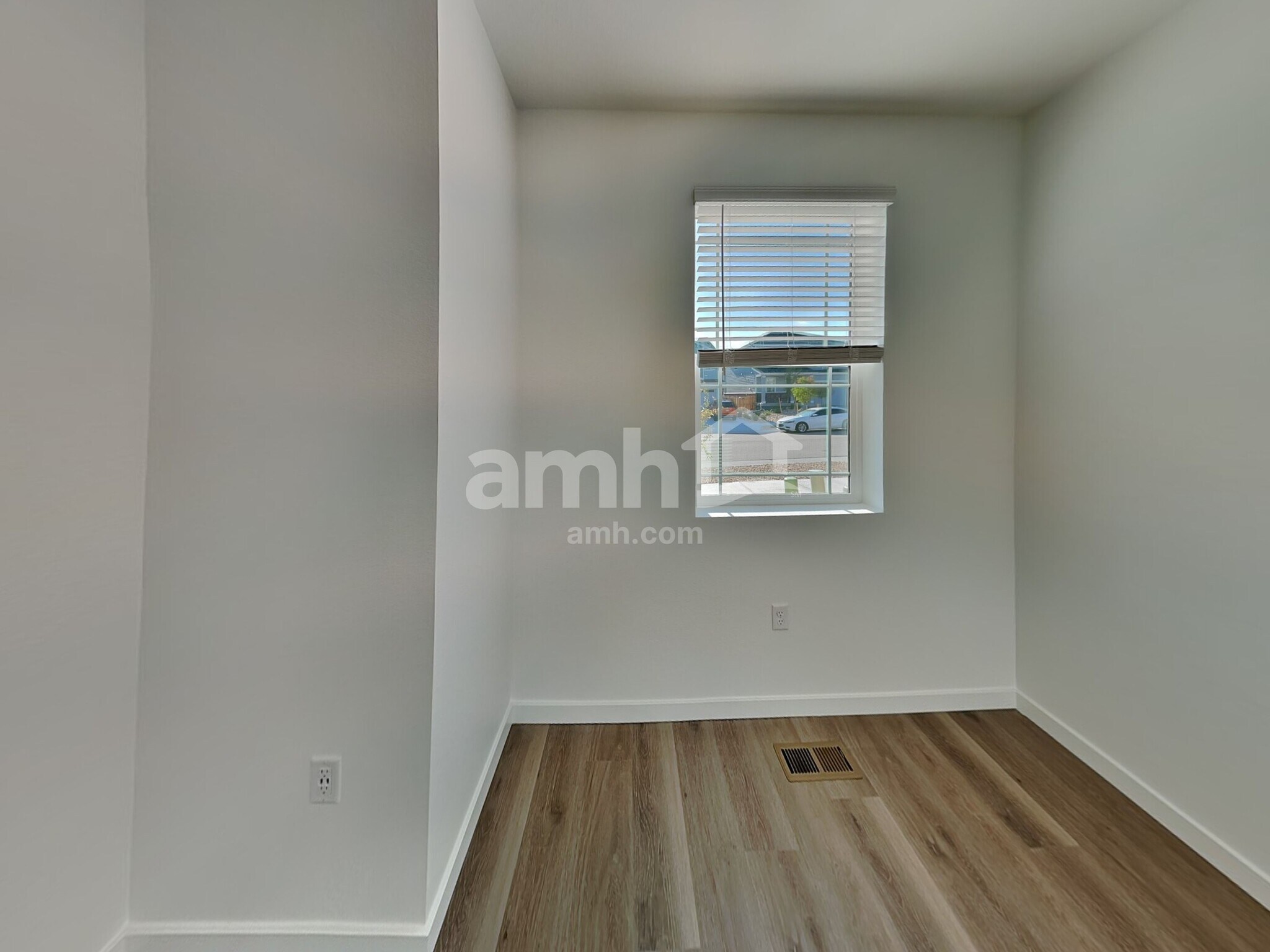 Building Photo - 26107 E Calhoun Pl