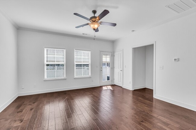 Building Photo - 253 Mary Ann Cir
