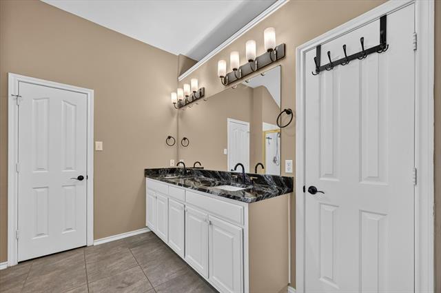 Building Photo - 2720 Windstone Way