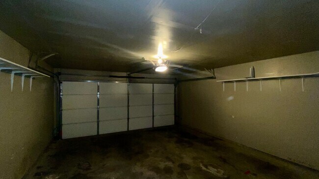 Building Photo - Beautiful Home in Established Neighborhood