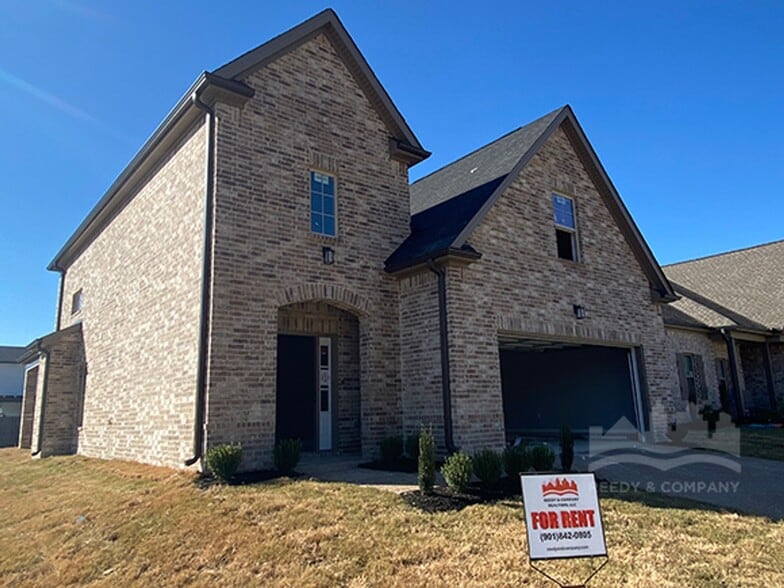 Building Photo - 10007 Messana St