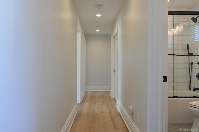 Building Photo - 5 Madison Pl