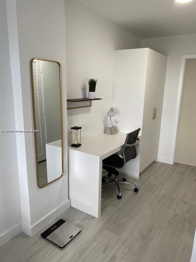 Building Photo - 3800 S Ocean Dr