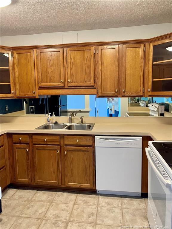 Building Photo - 1100 Clarendon St