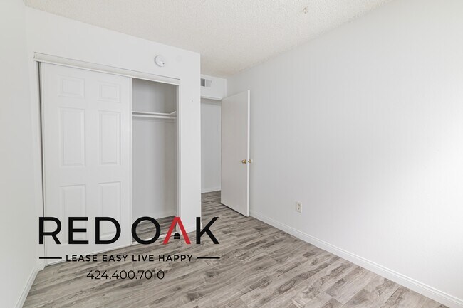 Building Photo - 1341 W 37th Pl