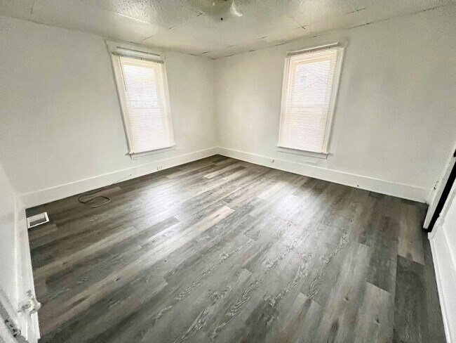 Building Photo - 40-42 Seminole Avenue