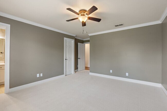 Building Photo - 298 Gillette Dr