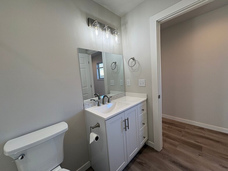 Building Photo - 2210 Arden Ct N