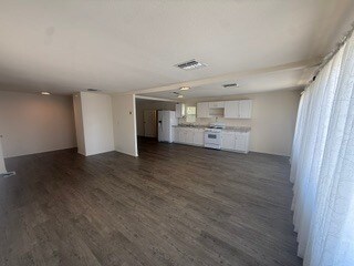 Building Photo - For Rent