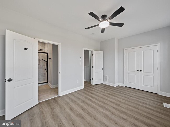 Building Photo - 13133 Park Crescent Cir