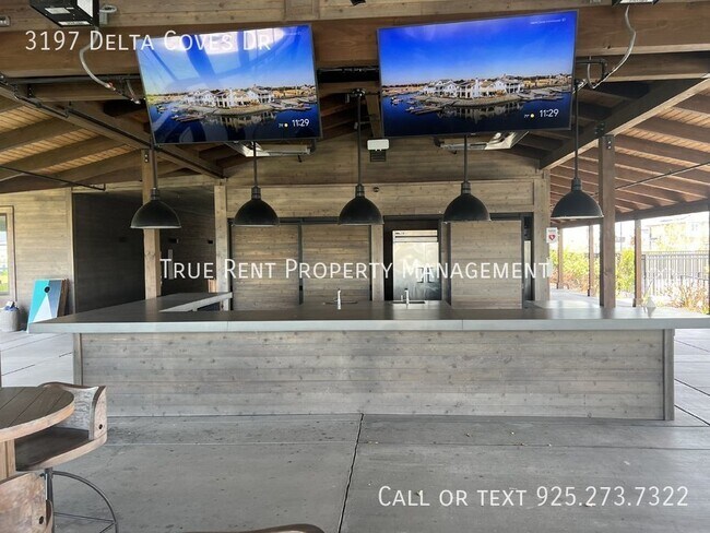 Building Photo - Gorgeous 5 Bed, 3 Bath in Highly Desirable...