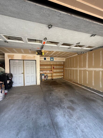 Building Photo - 1661 N Washington St