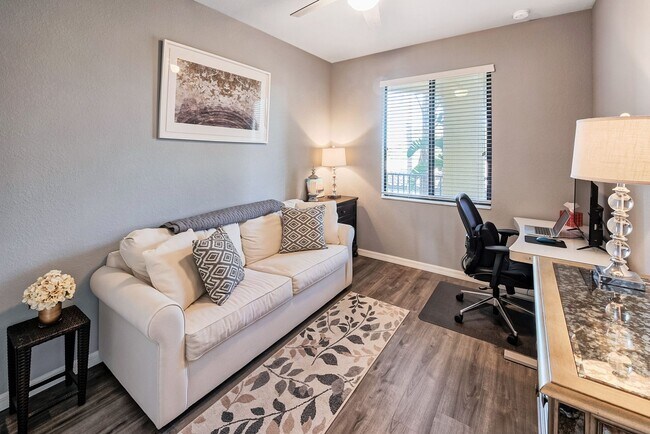 Building Photo - Available for immediate occupancy - 2BR/2BA Furnished Annual Condo available in Treviso Bay with ...