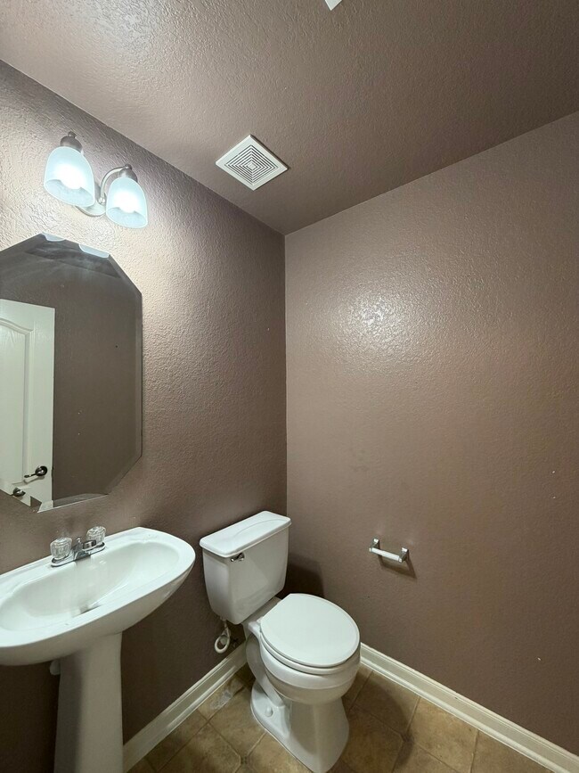 Building Photo - 13447 Blue Swallow Dr