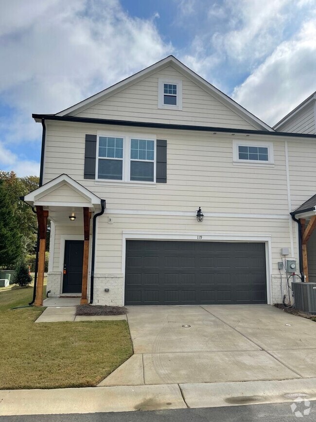 Building Photo - Beautiful Townhome located in Pineville, NC