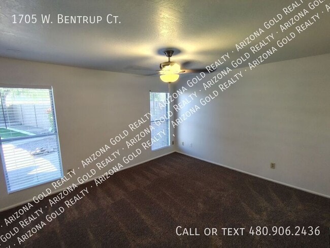 Building Photo - 1705 W Bentrup Ct