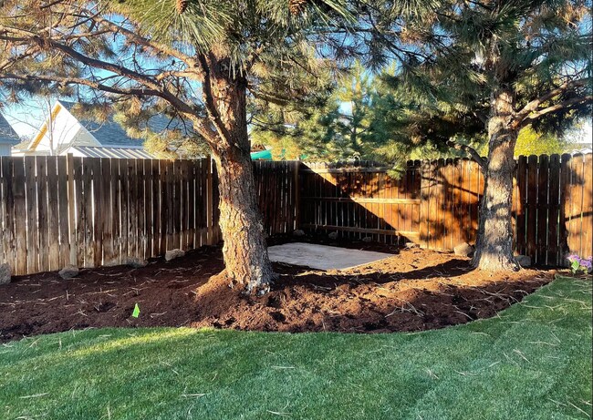 Building Photo - 3238 SW Metolius Ave