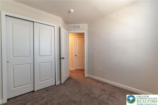 Building Photo - 4936 Brookside Ct
