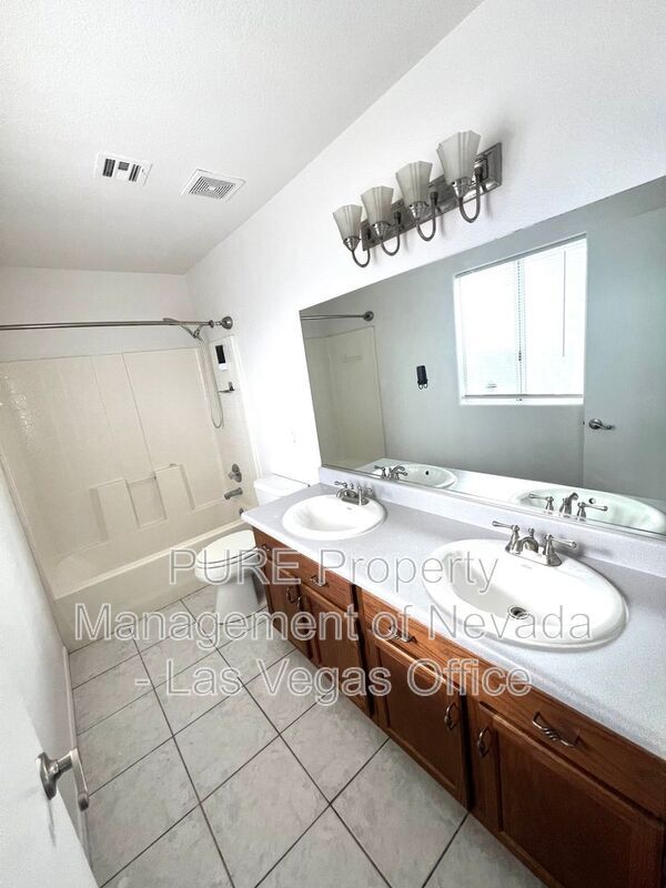 Building Photo - 5716 Grand Entries Dr