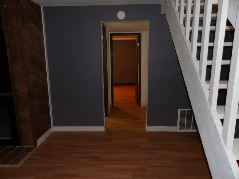 Building Photo - 226 W Rockrimmon Blvd