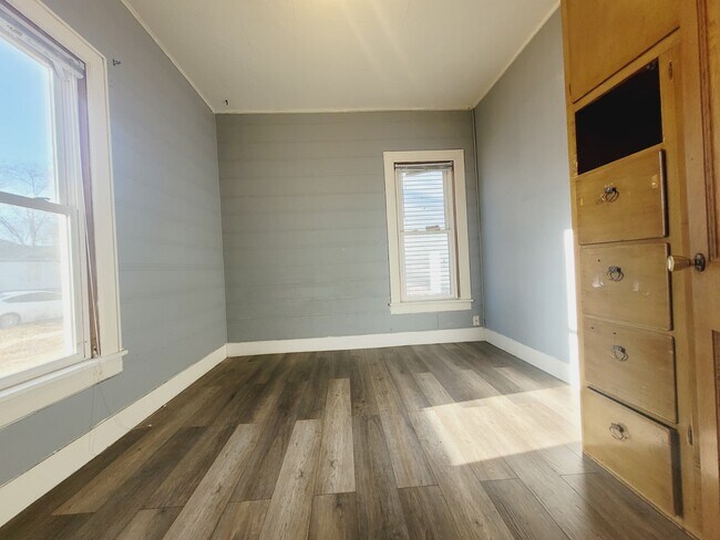 Building Photo - 412 Yund St