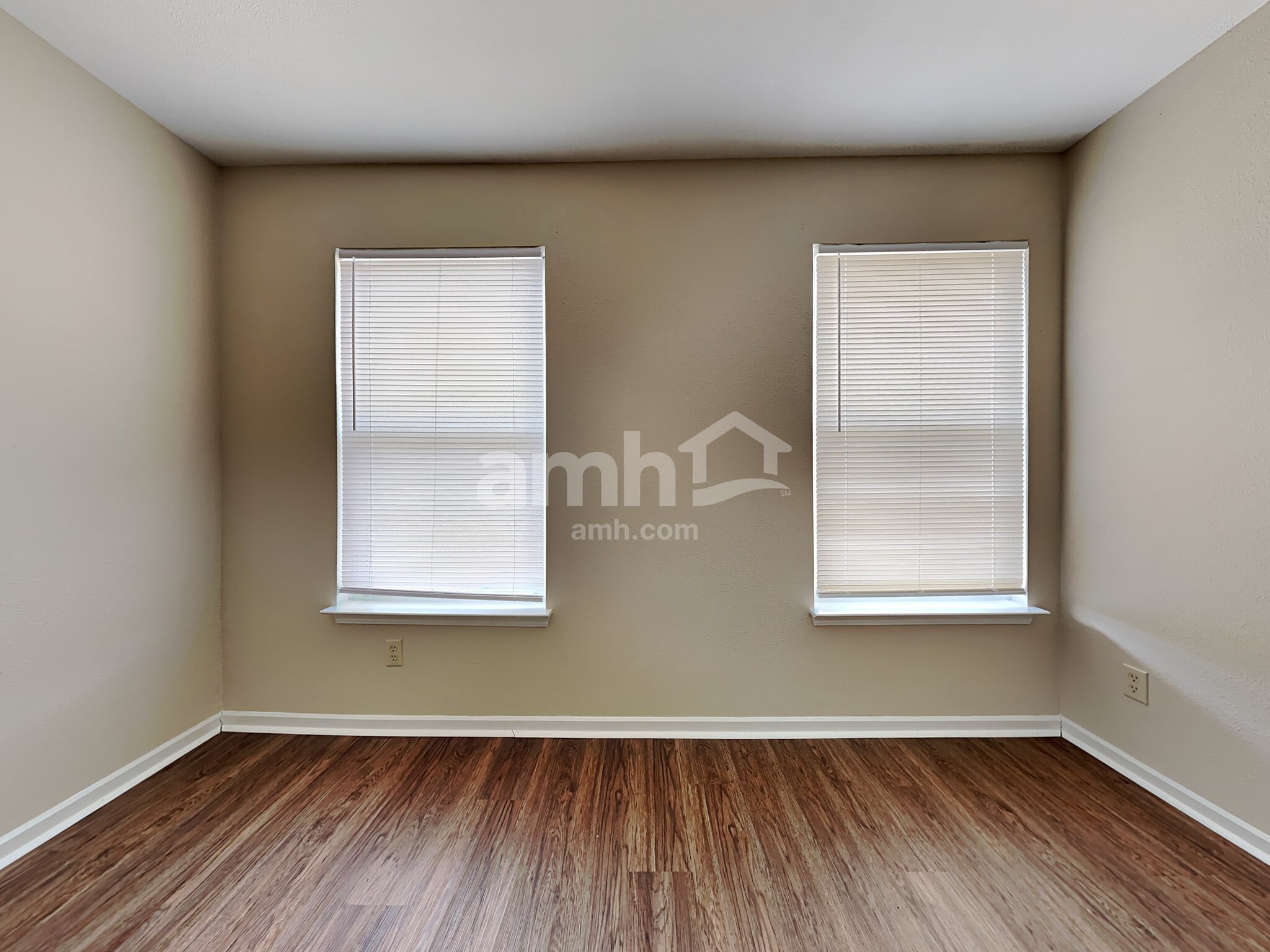 Building Photo - 15424 Gallow Ln