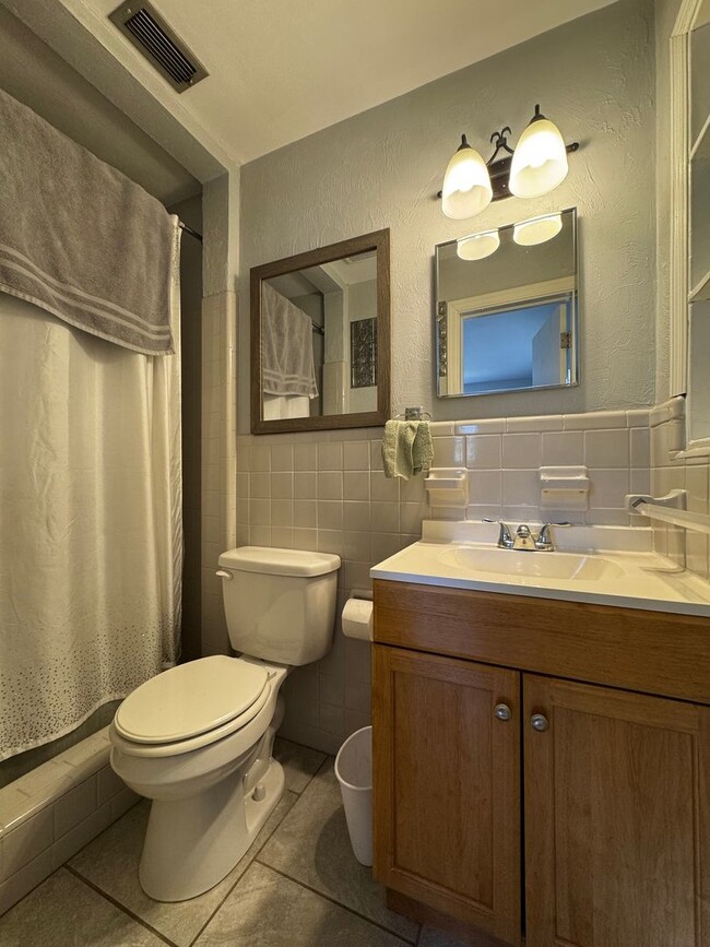 Building Photo - 3/2 in Ormond Terrace