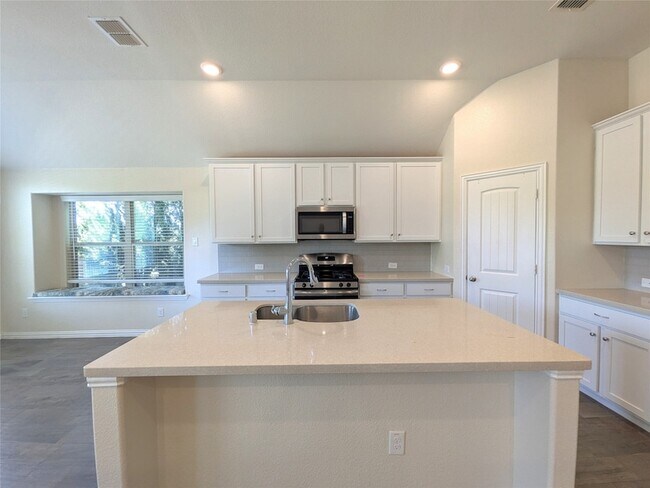 Building Photo - 9324 Bronze Meadow Dr