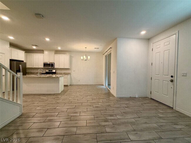 Building Photo - 20 Barbara Ln