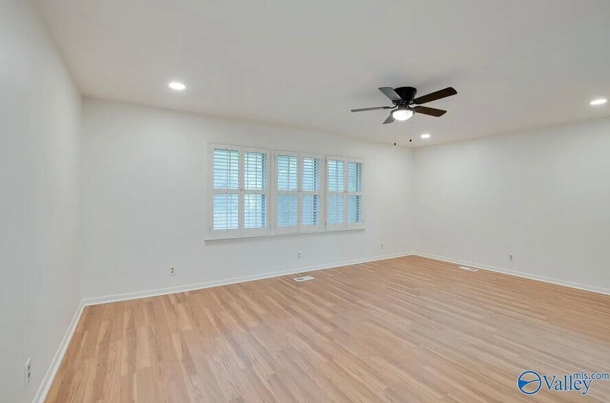 Living Room - 4701 Raton Blvd NW