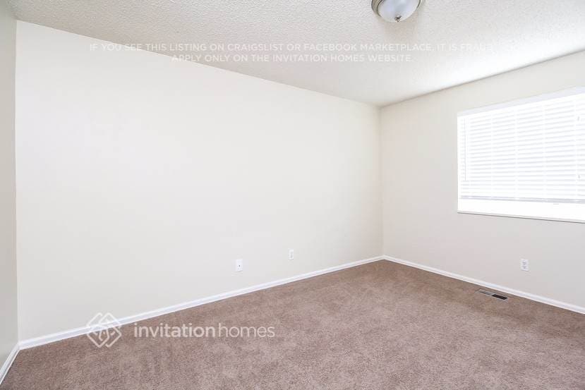 Building Photo - 10970 Newland St