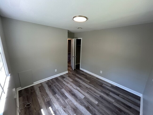 Building Photo - 3bedroom 1BA brick home with carport