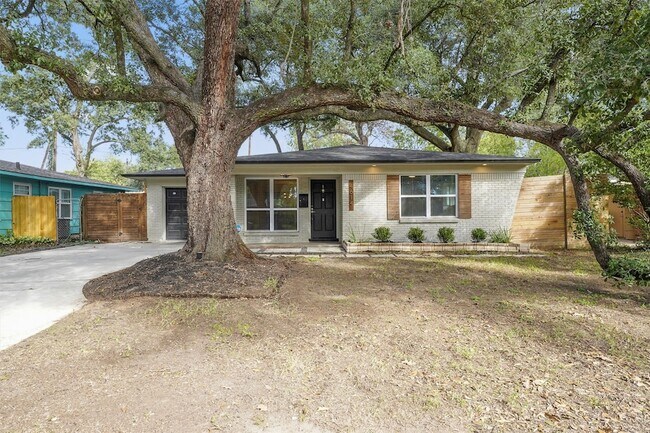 Building Photo - 4614 Carleen Rd