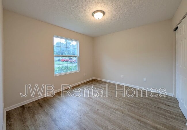 Building Photo - 5651 Norde Dr W