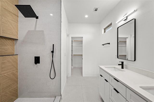 Building Photo - 1017 Cedarcrest Dr