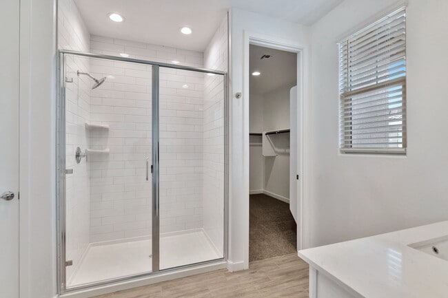 Building Photo - 9918 E Texas Ave