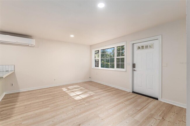 Building Photo - 18124 SW 75 Ave