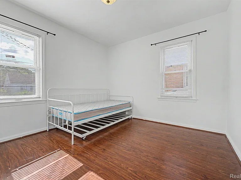 Building Photo - 4645 Rosalie St