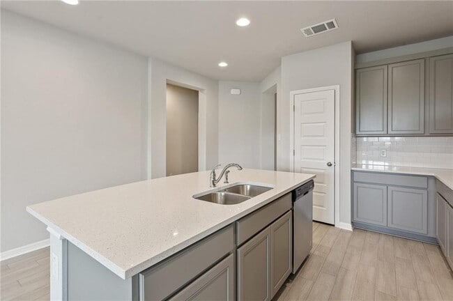 Building Photo - 121 Unforgiven Ln