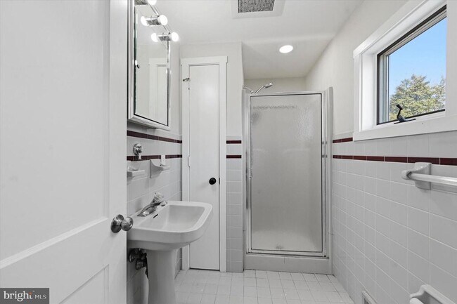 Building Photo - 3 Curtis Ave