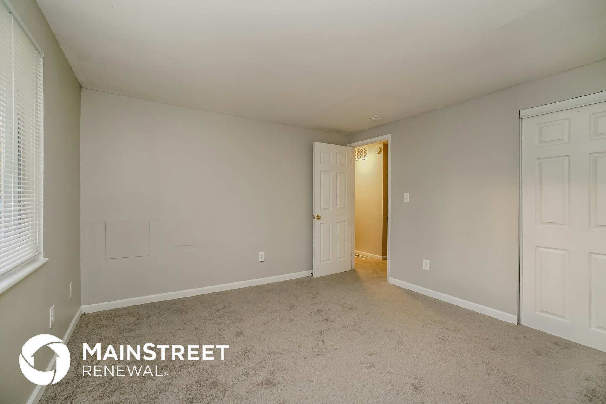 Building Photo - 2258 Majestic Dr W