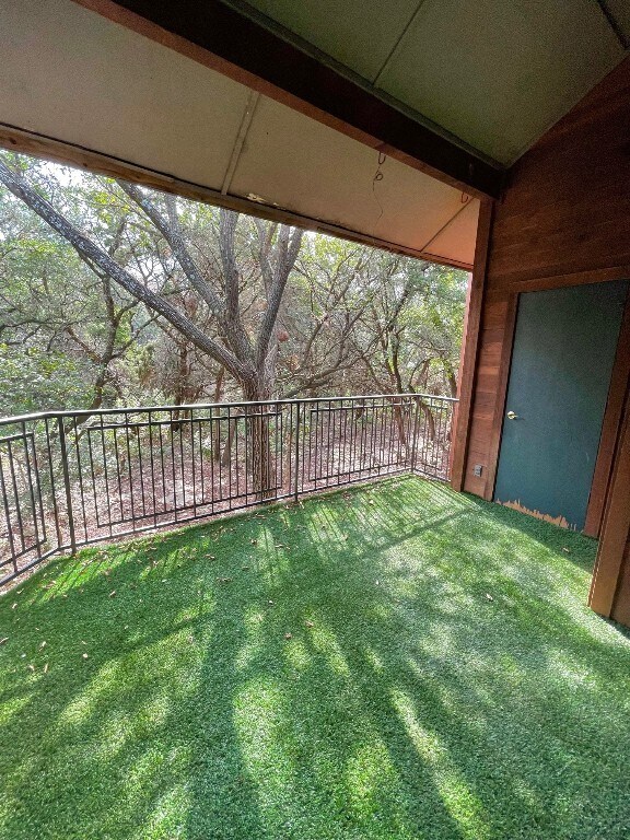 Building Photo - 4711 Spicewood Springs Rd