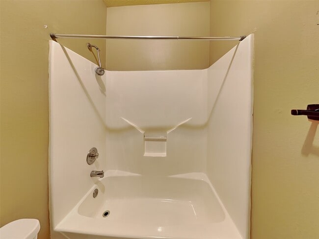 Building Photo - 906 Crystal River Rd