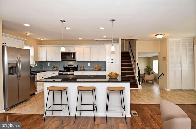 Building Photo - 1209 Marton St