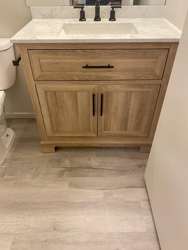 Building Photo - 3615 N Wolf Ldg Dr