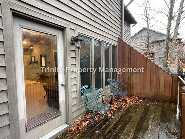 Building Photo - 206 Aaron Smith Dr