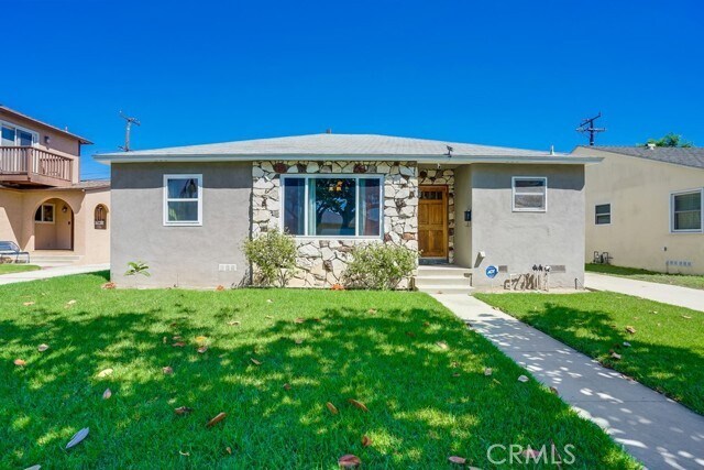 Building Photo - 15516 Chadron Ave