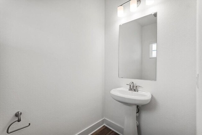 Building Photo - 7912 Ella Lee Ln